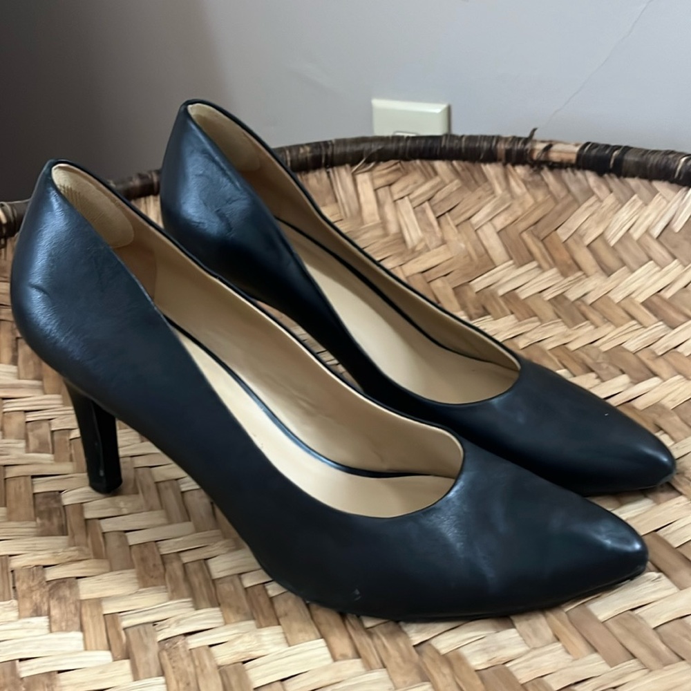 naturalizer brand heels. size 10